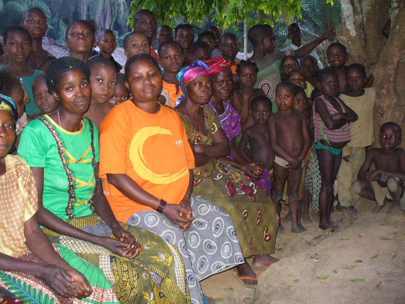 Implication des femmes et enfants du village Botwali, territoire de Bikoro, dans les dialogues communautaires