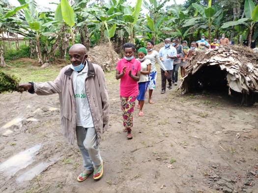 Spiritual invocations led by the group Kobo - Cameroon